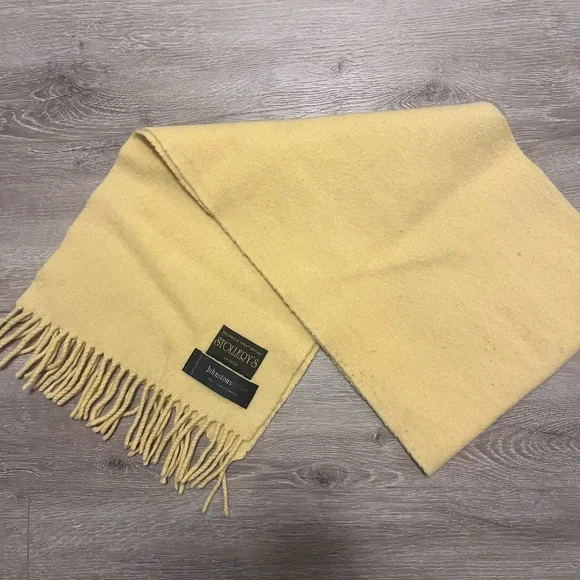 Yellow Scarf - Picture 1 of 4